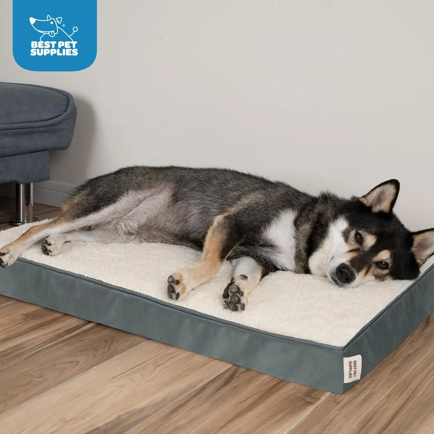 Best Pet Supplies Cute Dog Crate Mat Flat Bed with Waterproof Exterior, Thick Orthopedic Egg Foam Mattress, and Soft Sherpa Fleece Cover for Small, Medium, and Large Breeds - Gray, 35X22X4